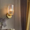 Lámpara de pared de cobre, moderna, ligera, de lujo, junto a la cama, dormitorio, sala de estar, fondo de moda, gran espejo frontal de cristal