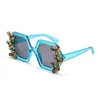 Solglasögon Mosengkw lyxiga färgglada kristallkvinnor Square Overdimensionerade moden trendiga skugga glasögon