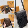 Högkvalitativ 23SS -män designer totes väskor handväska blommor shouder crossbody dame handväskor med original dammpåse handväska kamera mobiltelefoner väska 18 cm