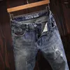 Мужские джинсы модельер Men Men Retro Blue Slim Fit Patched Patched Ruped Bunders Итальянский стиль винтажные джинсовые штаны Hombre