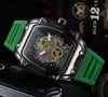 Los relojes de pulsera cuentan con un reloj deportivo militar hueco de lujo para hombres con fecha analógica de cuarzo