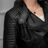女性の革のフェイクレザー2022新しい春秋の女性フェイクソフトレザージャケットPUブラックブレザージッパーコートストリートウェアアウターモトバイカージャケットHKD230808