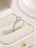 2023 Neuer Mosan Diamonds Live-Ring für Damen, klassischer, beliebter europäischer und amerikanischer Mode-Six-Claw-Micro-Set-Zirkon-Fingerring