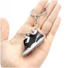 Sko delar tillbehör mode kreativa mini 3d basketskor nyckelringar stereoskopisk modell sneakers entusiast souvenirs nyckelbil b