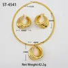 Set di gioielli da sposa Dubai Set per le donne Collana e orecchini pendenti con choker Rame brasiliano African Lady Matrimoni Regali per feste 230808