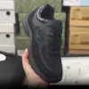 Yeni tasarımcı koşu ayakkabıları Kadınların şoku emiyor Alçak Klasik Moda Beyaz Siyah Marka Nefes Alabilir Hafif Açık Hava Spor Koşu Ayakkabı Ayakkabı Boyutu 35-42