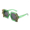 Okulary przeciwsłoneczne Mosengkw luksusowe kolorowe kryształowe kobiety kwadratowy mody modny modny cień okulary