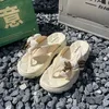 Zomer Decoratieve Sandalen Vrouwen Nieuwe Boog Clip Teen Sandalen Dragen Mode Hanger Kleine Beer Flip Flop