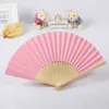 Kinesiska stilprodukter Solid Fan Folding Party Wedding Hand Dance Held Silk Mönster Färg Födelsedekorationer Figurer Heminredning Partihandel