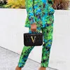 2020 Осенние Женские Женщины Костюмы Зеленые джунгли Принт Blazer Vintage Streetwear Пета с длинным рукавом и брюки с высокой талией 2 часа T230808