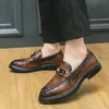 Retro Fashion Green Elegant Man Dress Shoes Slip-on Leather Shoes for Men Low-heel Formal Shoes 2023 Zapatos De Hombre Vestir