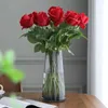 Dekoracyjne kwiaty sztuczne bukiet czerwony jedwabny Fałszywy kwiat róży na ślub stół domowy dekoracja świątecznych walentynkowych prezent