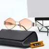 Tasarımcı Güneş Gözlüğü Kadın Gözlükleri UV Koruma Moda Güneş Gözlüğü Mektubu Günlük Retro Gözlükler Metal Tam Çerçeve Kutu