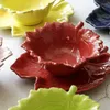 Skålar nordiska keramik och tallrikar sätter hushållens fruktsallad skål kreativ formad bordsartiklar el konstnärlig middag