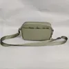 Ryggsäck 2l bältespåse mode casual kvinnor diagonal metall lulu on the move rese crossbody camera unisex utomhus sport 230807