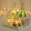 Hemprydnad Godkattekorationer Plastiska Eve Gifts Dinner Tabellfönster Display Santa Claus Snowman Lantern Light L230620