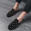 Pantoufles Luxe Rock Punk Rivet chaussures en cuir hommes Designer vêtements d'extérieur demi Mules diapositives décontracté pantoufles sandales mâle mode Mocassins 230807