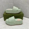 Luxe sandaalontwerper heren dames dames platte bodem slippers geborduurd geweven jelly lederen dik opgeloste hoge hakken 35-44