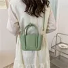 Abendtaschen Vielseitige Mode Tragbare Schulter Composite Koreanische Handtasche Frau Blütenblatt Eimer Rosa Leder Schwarz Tote Solide Mädchen 230809