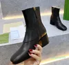 Mujer Martin fondo de goma agua La nueva colección que une eras al combinar la estética retro con los botines de carácter contemporáneo