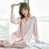 Vêtements de nuit pour femmes Satin imprimé pyjamas ensemble femmes soyeux 2 pièces à manches longues chemise pantalon décontracté sommeil femme ample pyjamas costume