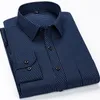 Camisas de vestir de los hombres más el tamaño grande 9XL 8XL 7XL Camisa de manga larga de negocios casual para hombre Camisa de manga larga a rayas a cuadros clásico Vestido social masculino Camisas de gran tamaño 230808