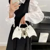 Halloween-Umhängetasche in Fledermausflügelform, Y2K-Stil, verstellbarer Riemen, PU-Leder, Henkeltasche, Doppelgriff-Handtasche für Frauen