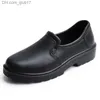 Scarpe eleganti Scarpe da cuoco da uomo antiscivolo di alta qualità Scarpe da cucina resistenti all'olio EVA in gomma nera antipolvere Scarpe da lavoro impermeabili Z230809