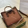 Kvinna Crystal Tote Bags Fashion Diana Bamboo Handle Handväskor Damer 5A Kvalitet Luxur Designer Shoulder Crossbody Bag 2023 Ny