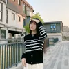 Basic Casual Jurken designer CE Home 2022 Early Spring New Leather Label Black and White Stripe Wool Knitted Cardigan Short Sweater Coat VRQC