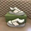 Tennis 1977 Vrijetijdsschoenen Klassiek canvas in beige en ebbenhout schoen Luxe Designer Dames heren Schoen Italië Groen en rood Web Streep platform vrouw Sneaker 08