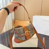 7A qualità Womens Cross Body cooachs soho bag mens Designer di lusso classico Pochette a spalla Canvas mini mezzaluna patta da sella Pochette ascellare City Borse da sera