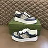 Tennis 1977 Casual Shoes Classic Canvas i Beige och Ebony Shoe Luxurys Designer Womens Men Shoe Italy Green and Red Web Stripe Platform Woman Sneaker 03