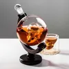 Skull Whisky Decanter Glass Cup Vinglas Glasögon Tillbehör Creative Men Gift Set With Fine Wood Stand Liquor Decanter för Vodka HKD230809