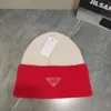 Gorro de designer de luxo gorros de caveira chapéus de inverno chapéu de malha casquette moda para homens mulheres outono/inverno lã unissex letra quente P alta qualidade