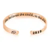 Polsino She Believed Cod Così ha aperto il braccialetto per le donne Uomini Lettera Bachelor Cap Acciaio inossidabile Inspirational Bangle Gioielli Drop Deliver Dhcwv