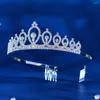 Hoofddeksels Mode Zirkoon Bruids Tiara Hoofddeksel Zilver Kleur Kristal Bruiloft Kroon Haaraccessoires Vrouwen Verjaardagsfeestje Strass Kronen