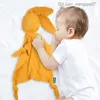 Filtar Svadlande söt kanin baby dekal handduk mjuk neonatal barns bomull bekväm filt lämplig för baby grls pojke sovande baby leksak gåva z230809
