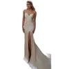 Abiti da sposa a sirena senza schienale con spalline semplici Abito da sposa in raso con spacco laterale increspato Sweep Train Beach Robe De Mariee