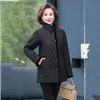 Cuir en cuir féminin hiver 20123 Ajouter en velours de veste pour femmes chaudes cols debout coton d'âge moyen et de robe de mère âgée Z230809