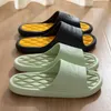 Mode tofflor kvinnor män inomhus utomhus flip flops sommar strand sandaler mjuka nonslip badrum lägenheter par hemskor 230808