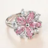 Bröllopsringar söta kvinnliga rosa kristallstenring charm silver färg tunna bröllopsringar för kvinnor läckra brud blomma zirkonförlovningsring 230808