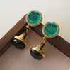 Dos Boucles d'Oreilles Créateur Original Français Verre Vintage Laiton Goutte Émeraudes Clips d'Oreilles