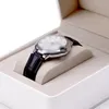 Boîtes de montre Boîte de rangement arrondie en cuir PU noir et blanc câble oreiller organisateur cas