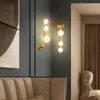Lampada da parete Modern Luxury LED Light Black and Gold Decorazione Glass Ball Sconce per soggiorno Illuminazione per interni per la casa