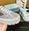 Strass-Kleidschuhe für Damen-Designer, klassische dreieckige Schnalle, Kaschmir-Schnürung, Paillettenverzierung, 5 cm dicke Sohlen, Plateau, silberner Muffin-Schuh