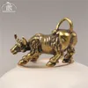 Obiekty dekoracyjne figurki mosiężne retro bullowe walki bluźnia się biżuteria metalowa miedź zodiaku byka bull wisior kluczy