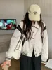 Kvinnors jackor harajuku beige skörd bombplan kvinnor hip hop koreanska streetwear windbreaker lastjacka överdimensionerad kpop lapptäcke