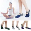 Femmes Chaussettes Respirant Yoga Sports D'intérieur Coton PVC Anti-friction Moitié Doigt Chaussures Antidérapant Semelle Souple Danse