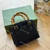 Kvinna Crystal Tote Bags Fashion Diana Bamboo Handle Handväskor Damer 5A Kvalitet Luxur Designer Shoulder Crossbody Bag 2023 Ny